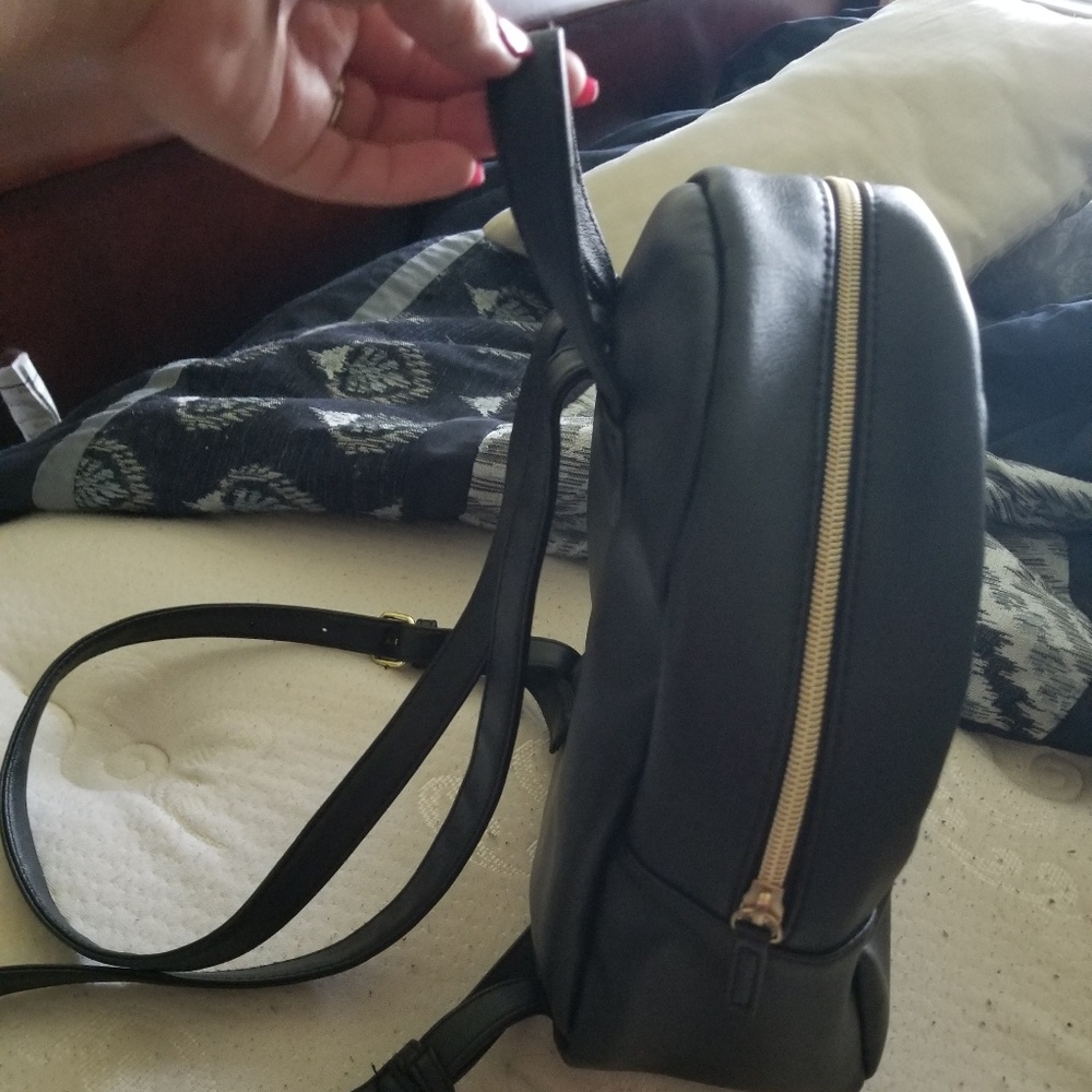 Backpack - Picture 3 of 3